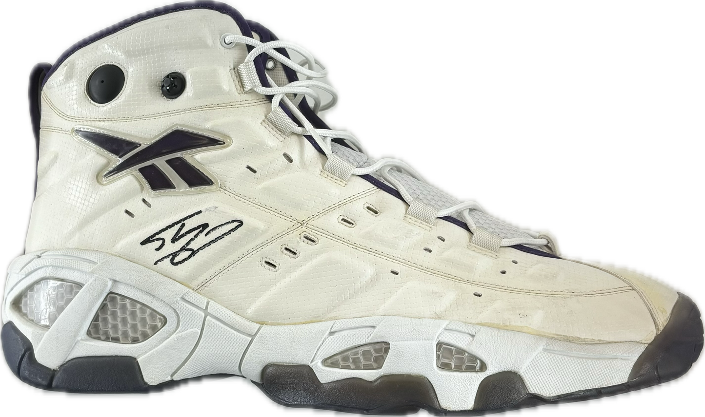 Shaquille O’Neal Shoe (SI)
